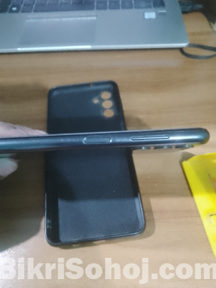 Samsung a04s